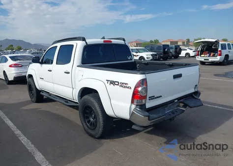 2014 Toyota Tacoma Base V6 z USA, uszkodzony, nr VIN 3TMLU4EN4EM160190